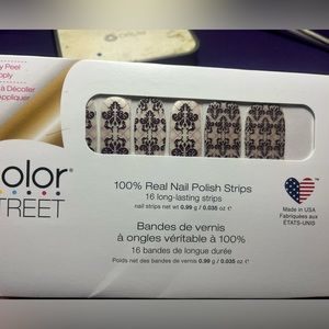 Kiss & Toile Color Street nail strips